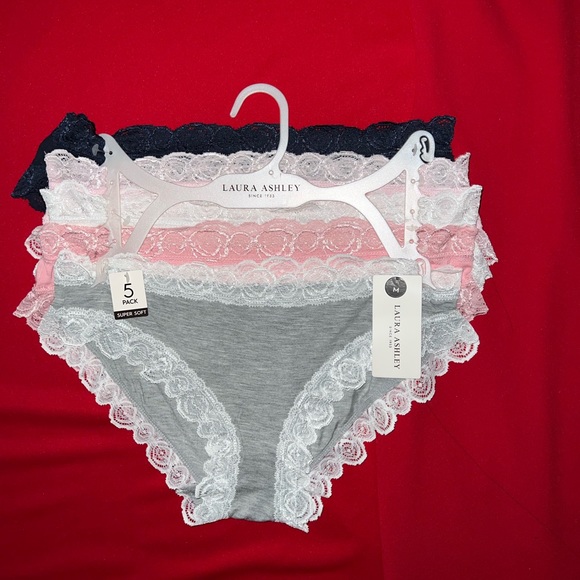 AUTHENTIC (NWT)